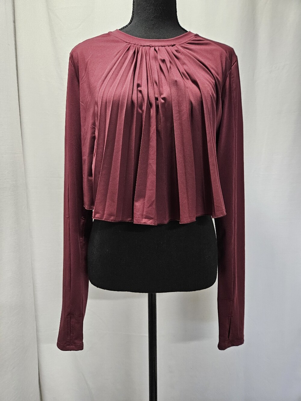 TAVI Large Burgundy Pleated Cropped Long Sleeve Activewear Top